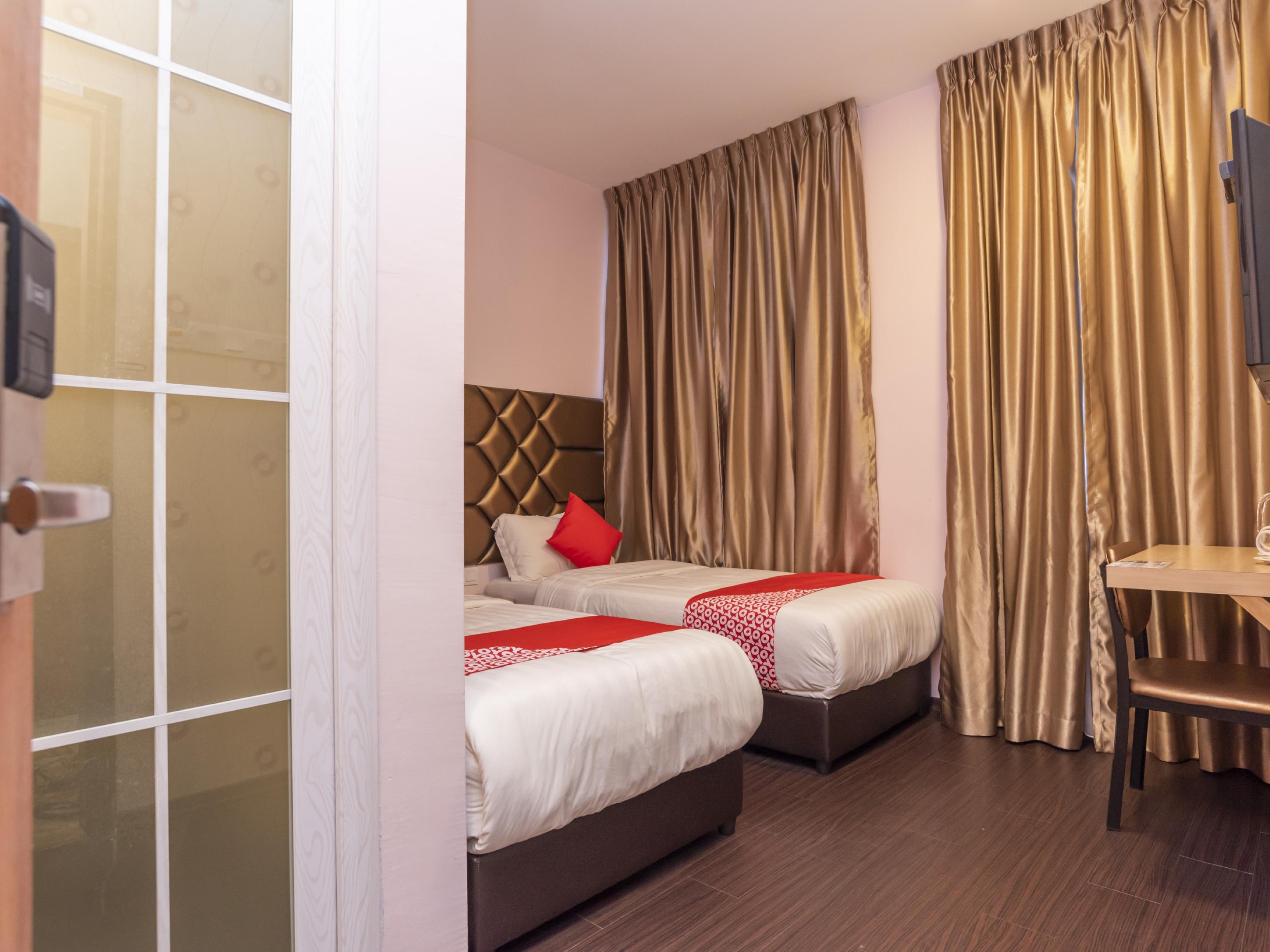 Zenz Hotel Кулаи Экстерьер фото