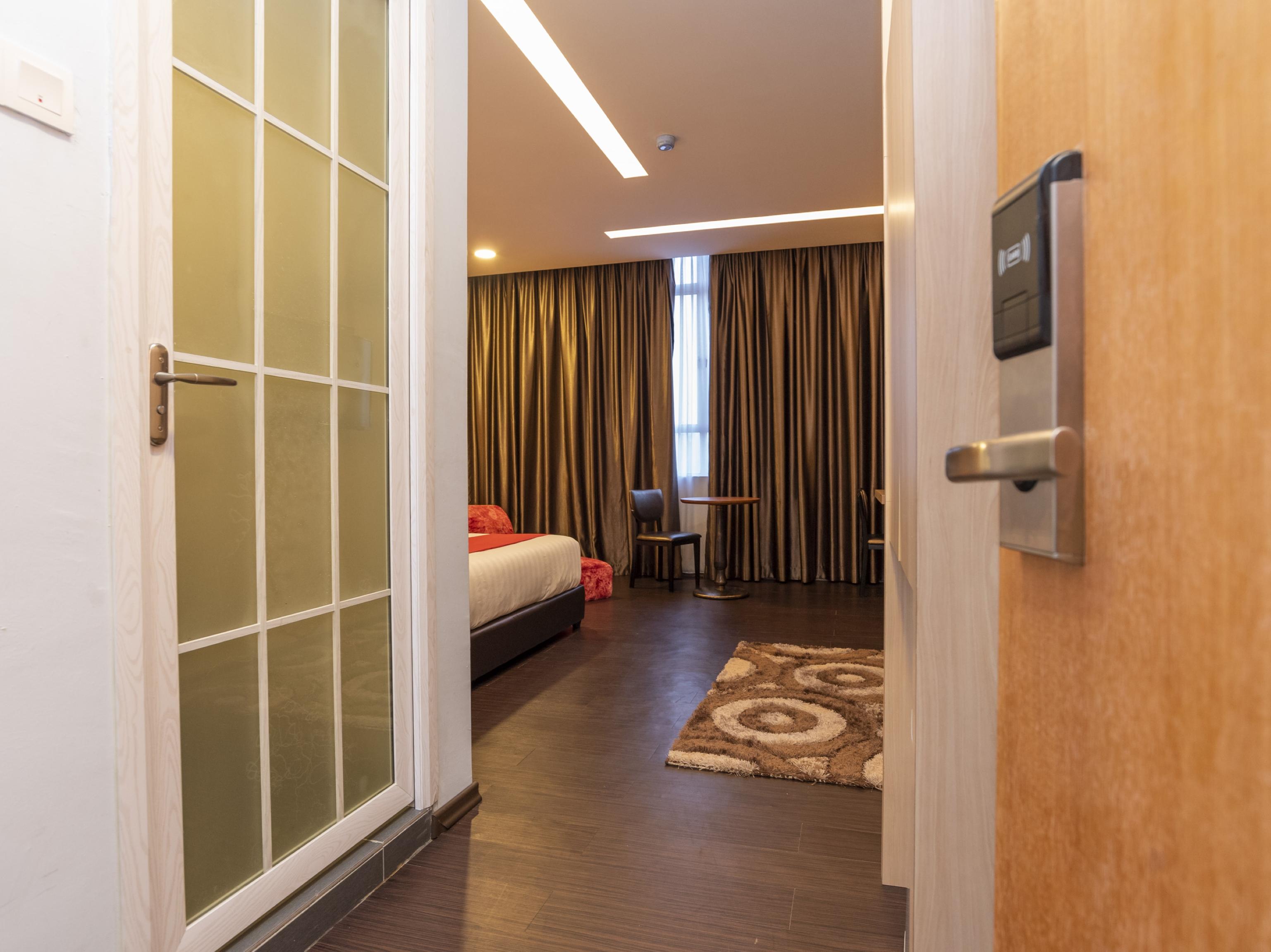 Zenz Hotel Кулаи Экстерьер фото
